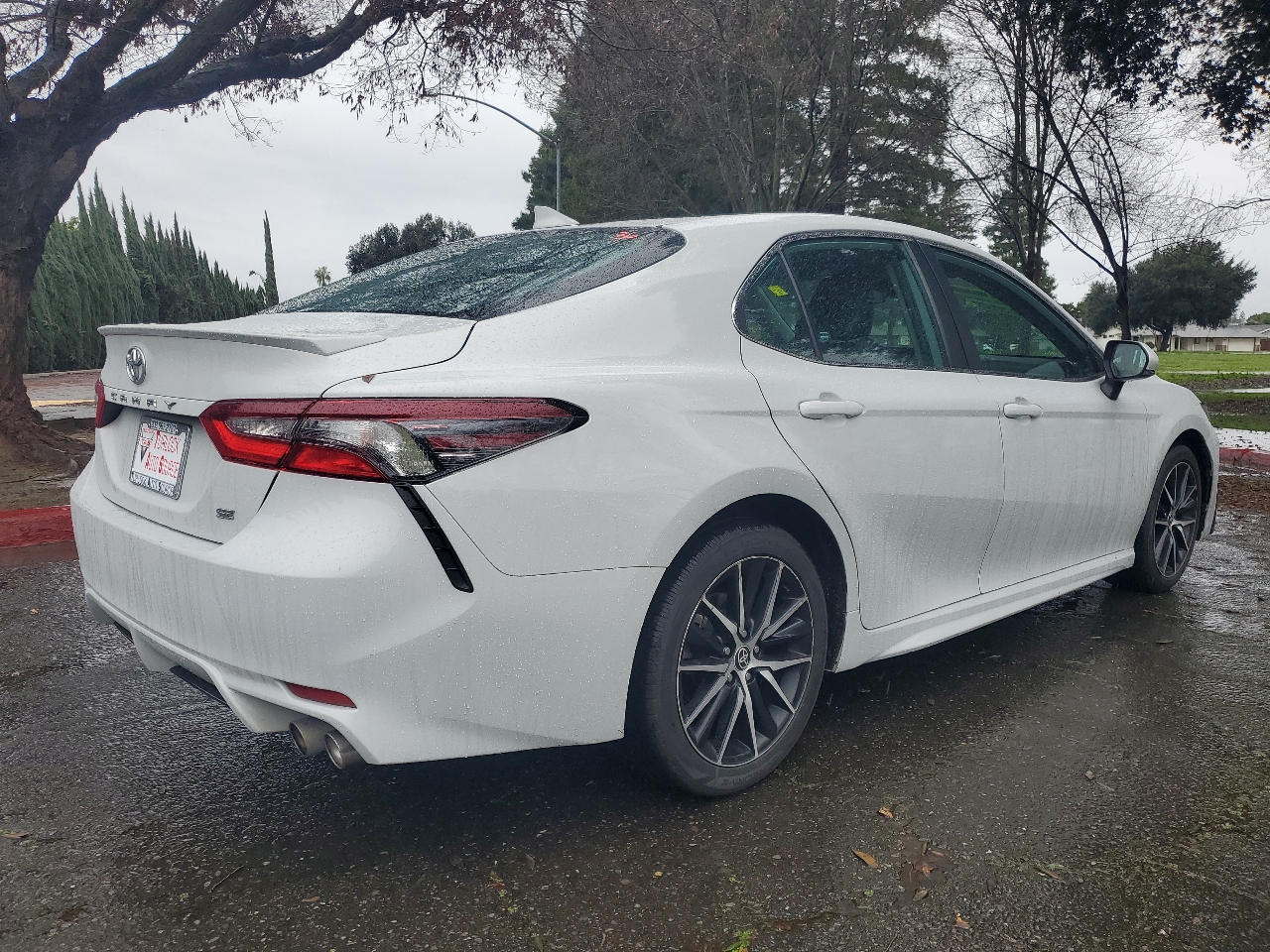 Toyota Camry SE 2023
