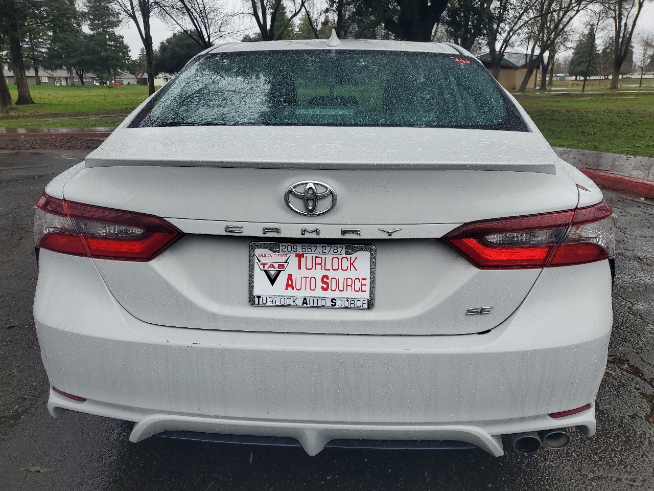 Toyota Camry SE 2023