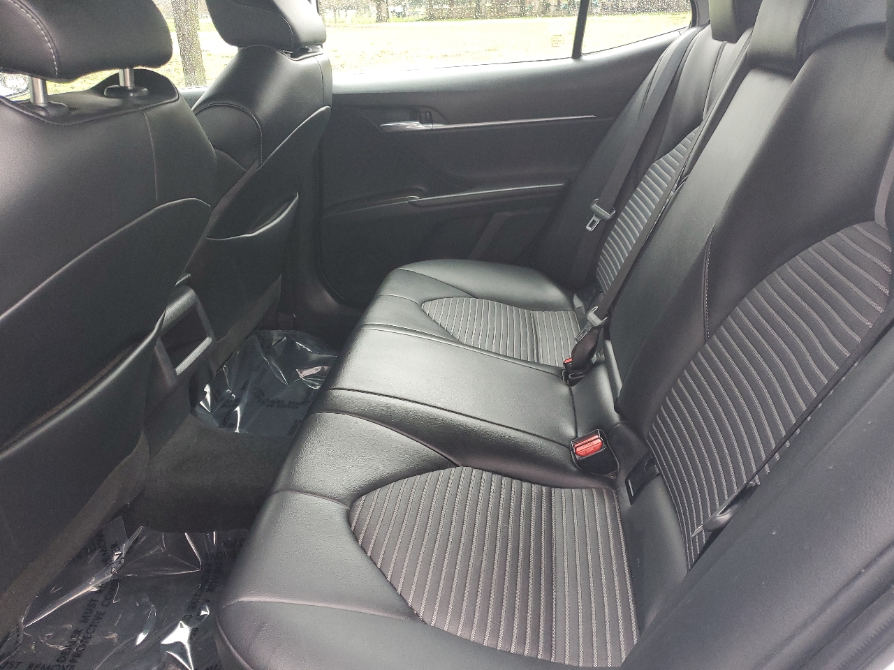 Toyota Camry SE 2023