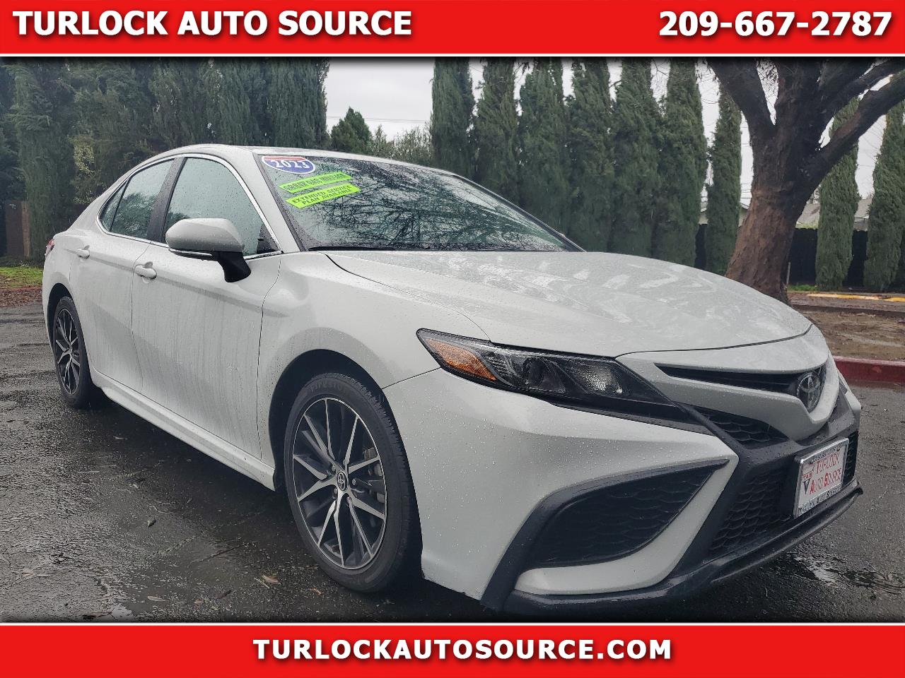 2023 Toyota Camry SE's photo