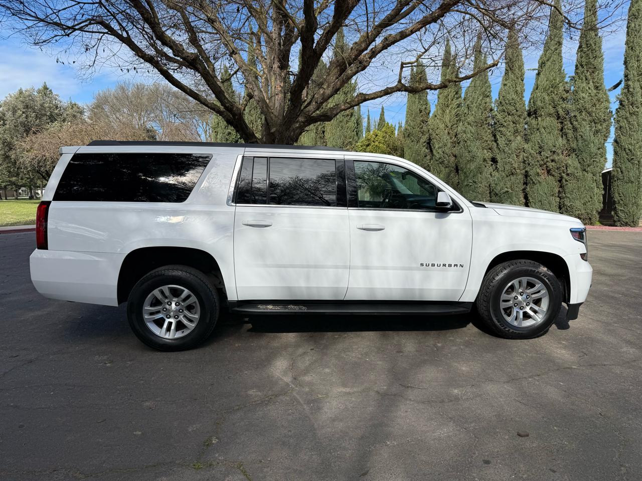 Chevrolet Suburban LS 2WD 2018