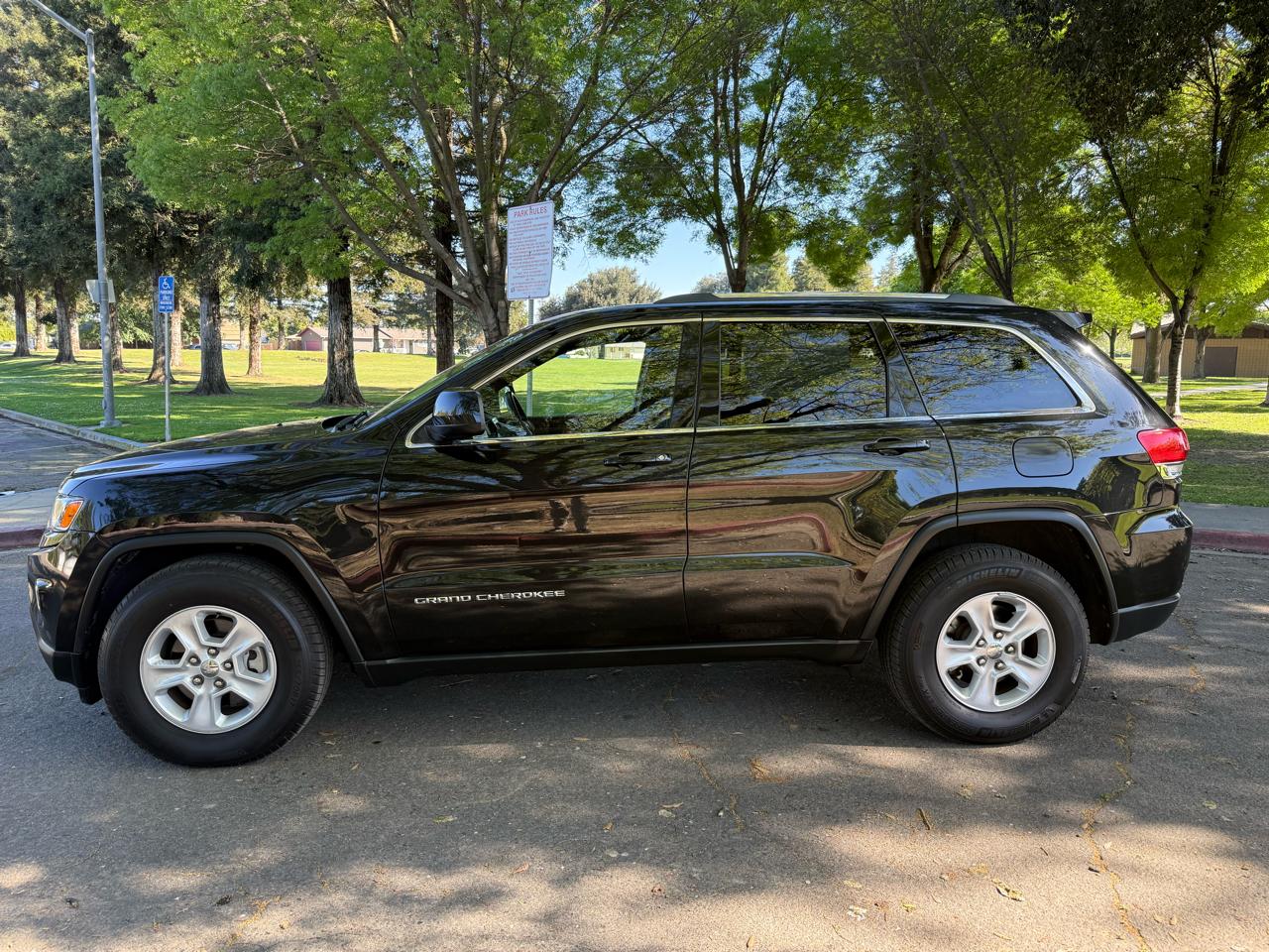 Jeep Grand Cherokee Laredo 2WD 2015