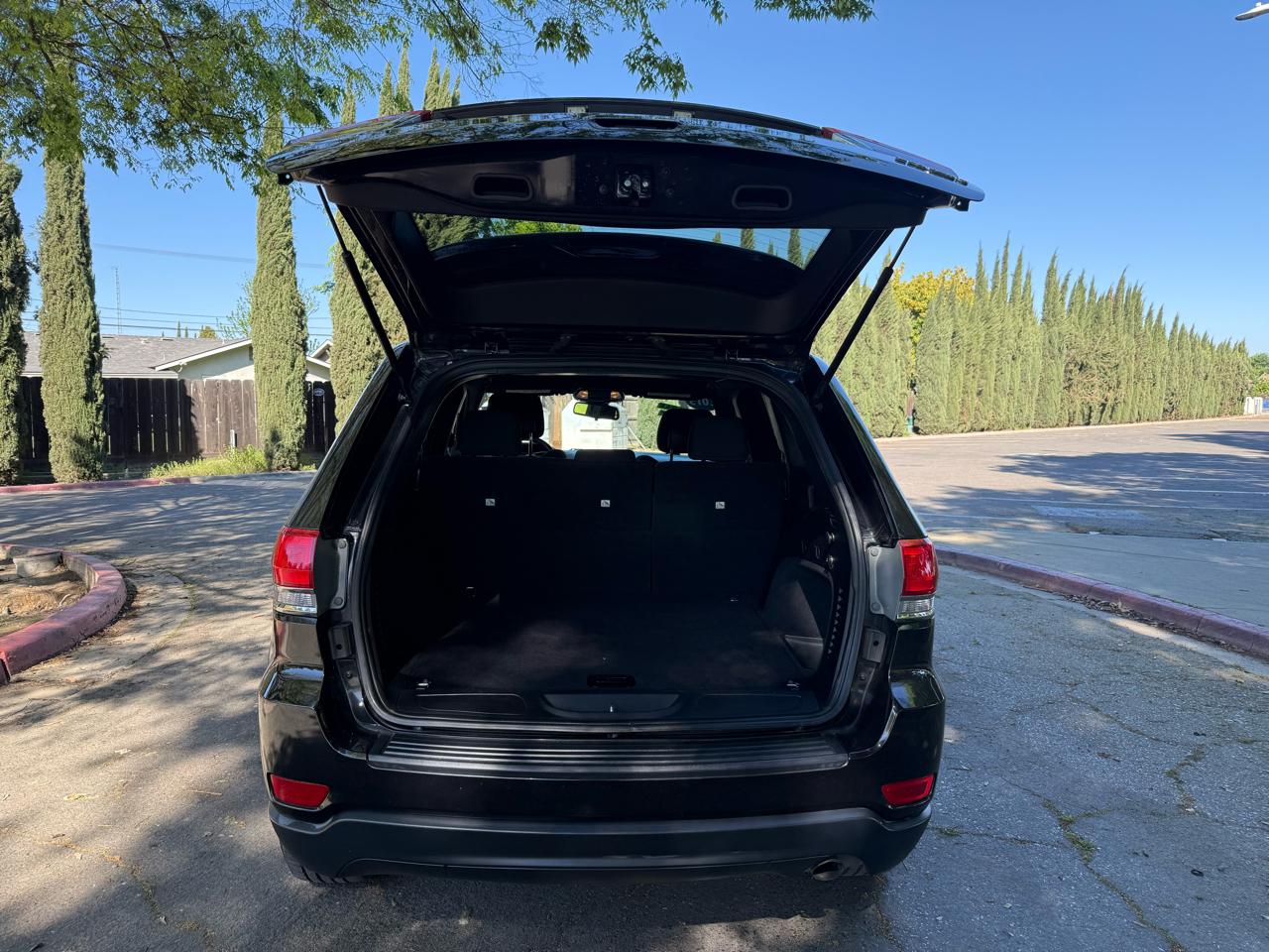 Jeep Grand Cherokee Laredo 2WD 2015