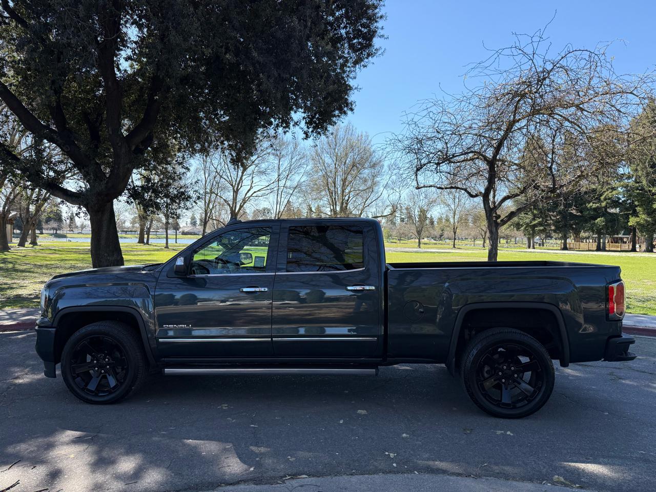 GMC Sierra 1500 Denali Crew Cab Short Box 4WD 2017
