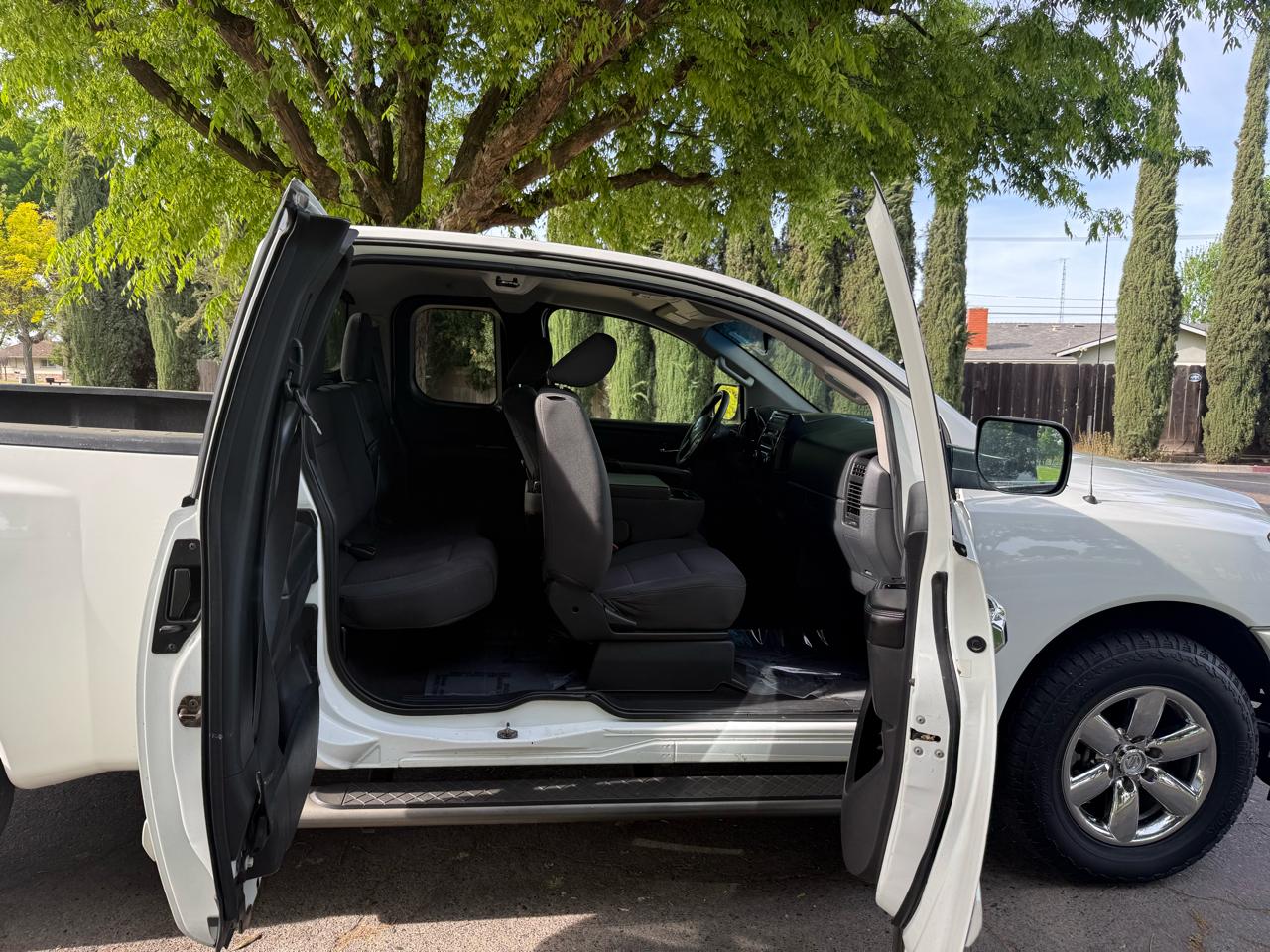 Nissan Titan S King Cab 2WD 2015