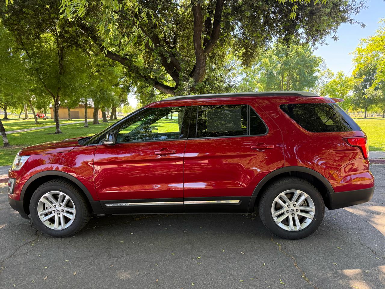 Ford Explorer XLT FWD 2016