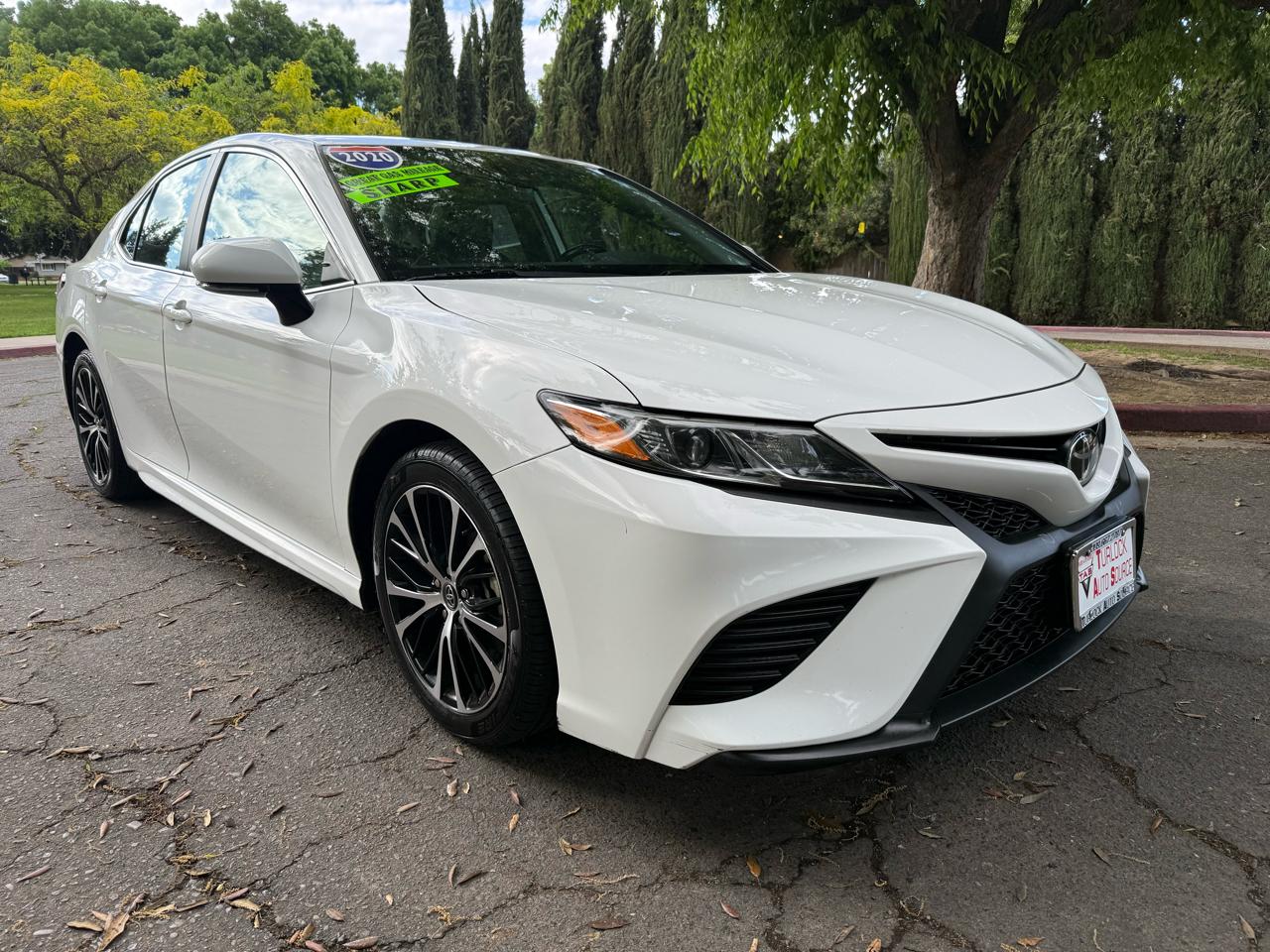 Toyota Camry SE 2020