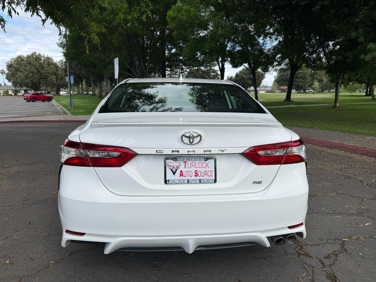 Toyota Camry SE 2020
