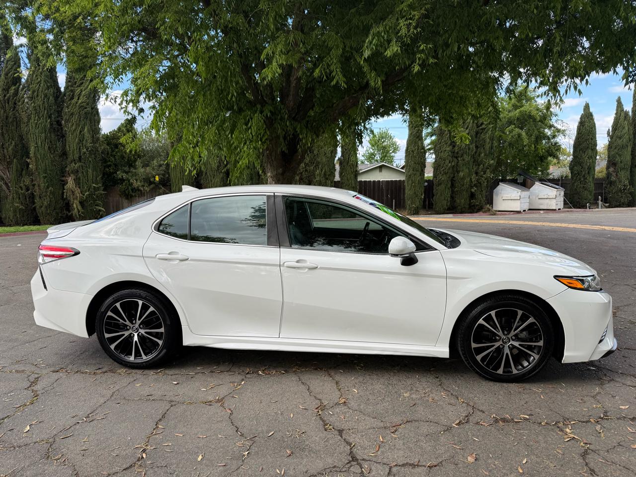 Toyota Camry SE 2020