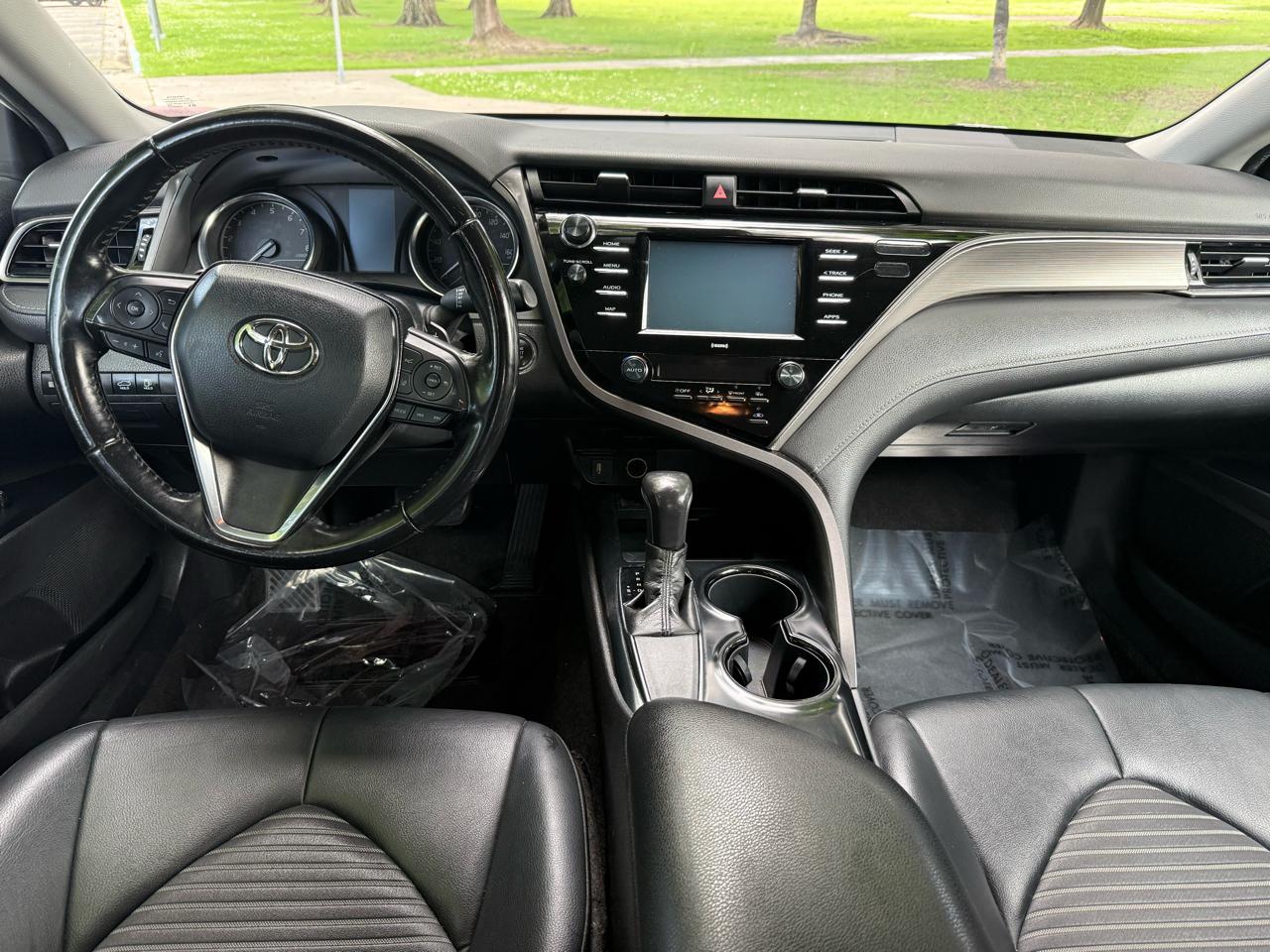 Toyota Camry SE 2020