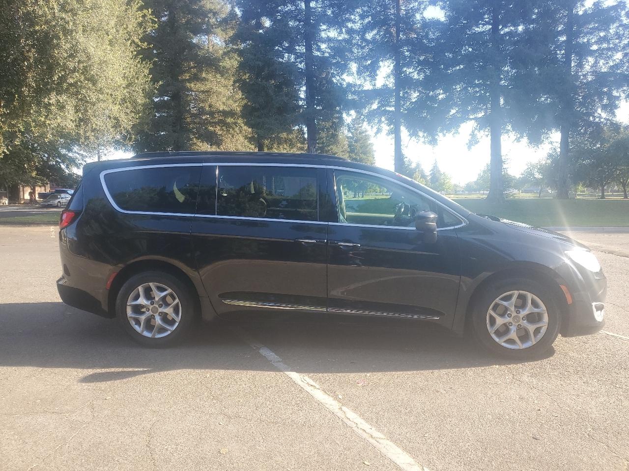 Chrysler Pacifica Touring-L 2017