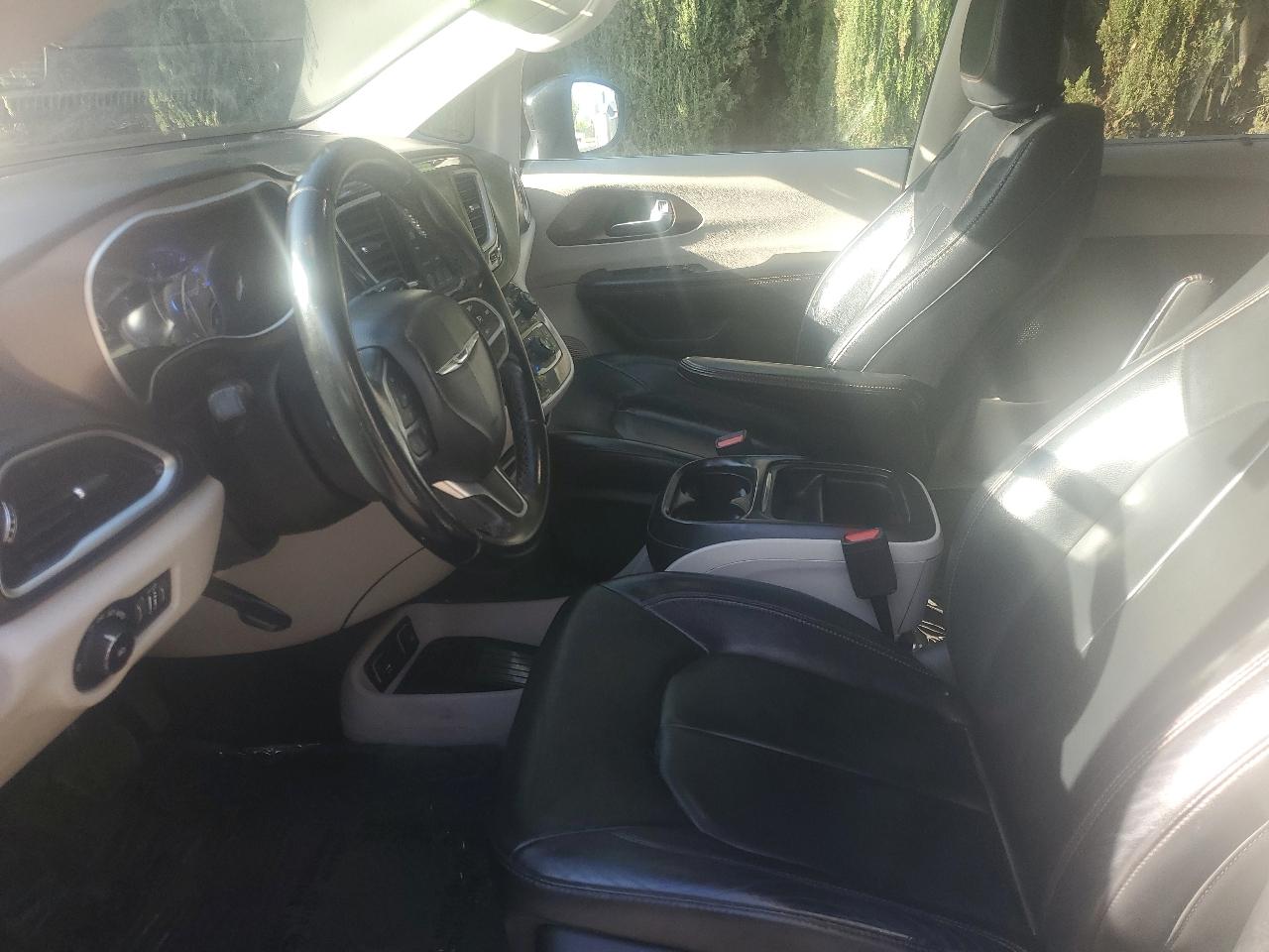 Chrysler Pacifica Touring-L 2017