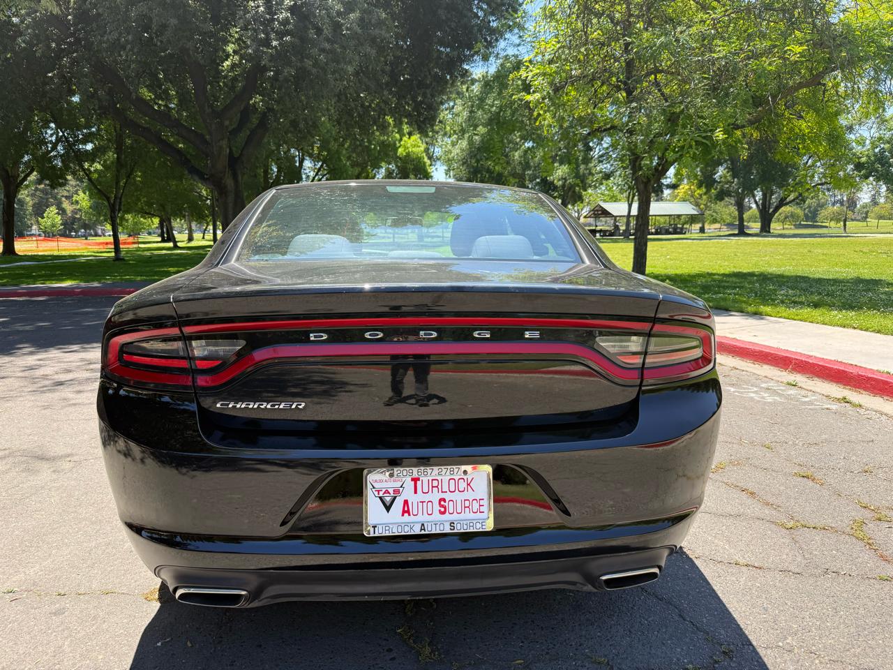 Dodge Charger SE 2017