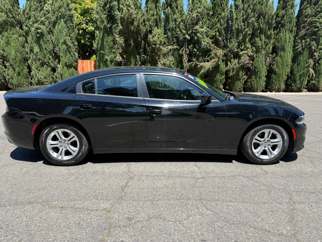 Dodge Charger SE 2017