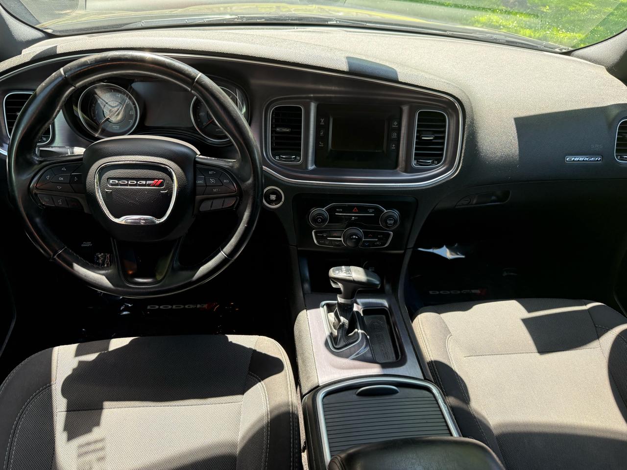Dodge Charger SE 2017