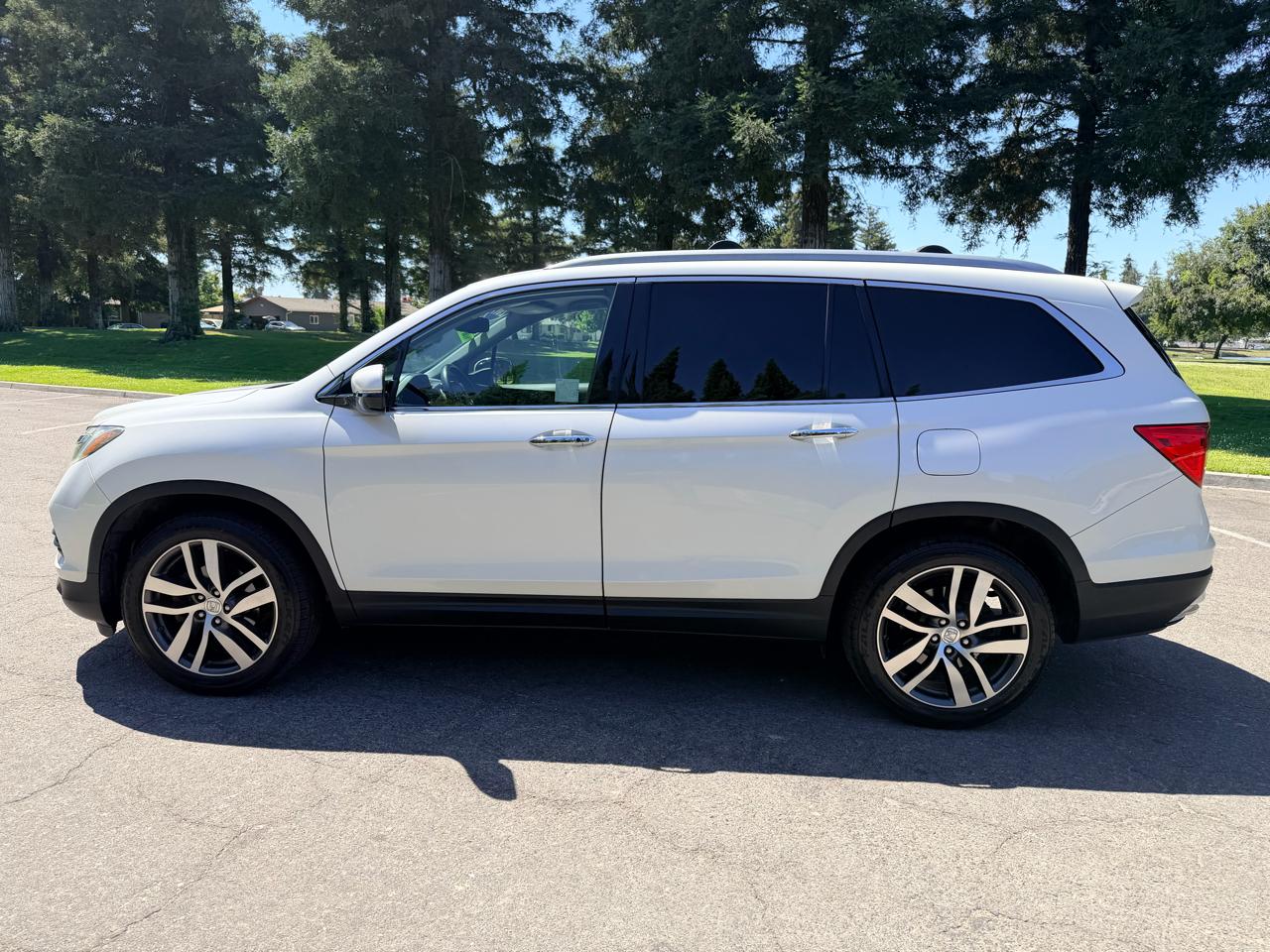 Honda Pilot Touring 2WD 2017