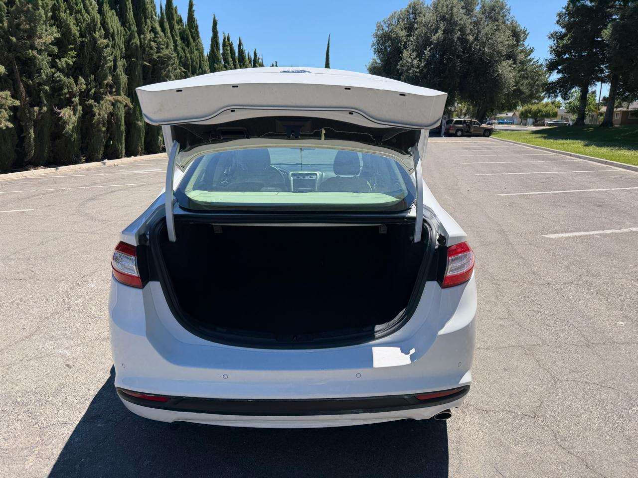 Ford Fusion SE 2013