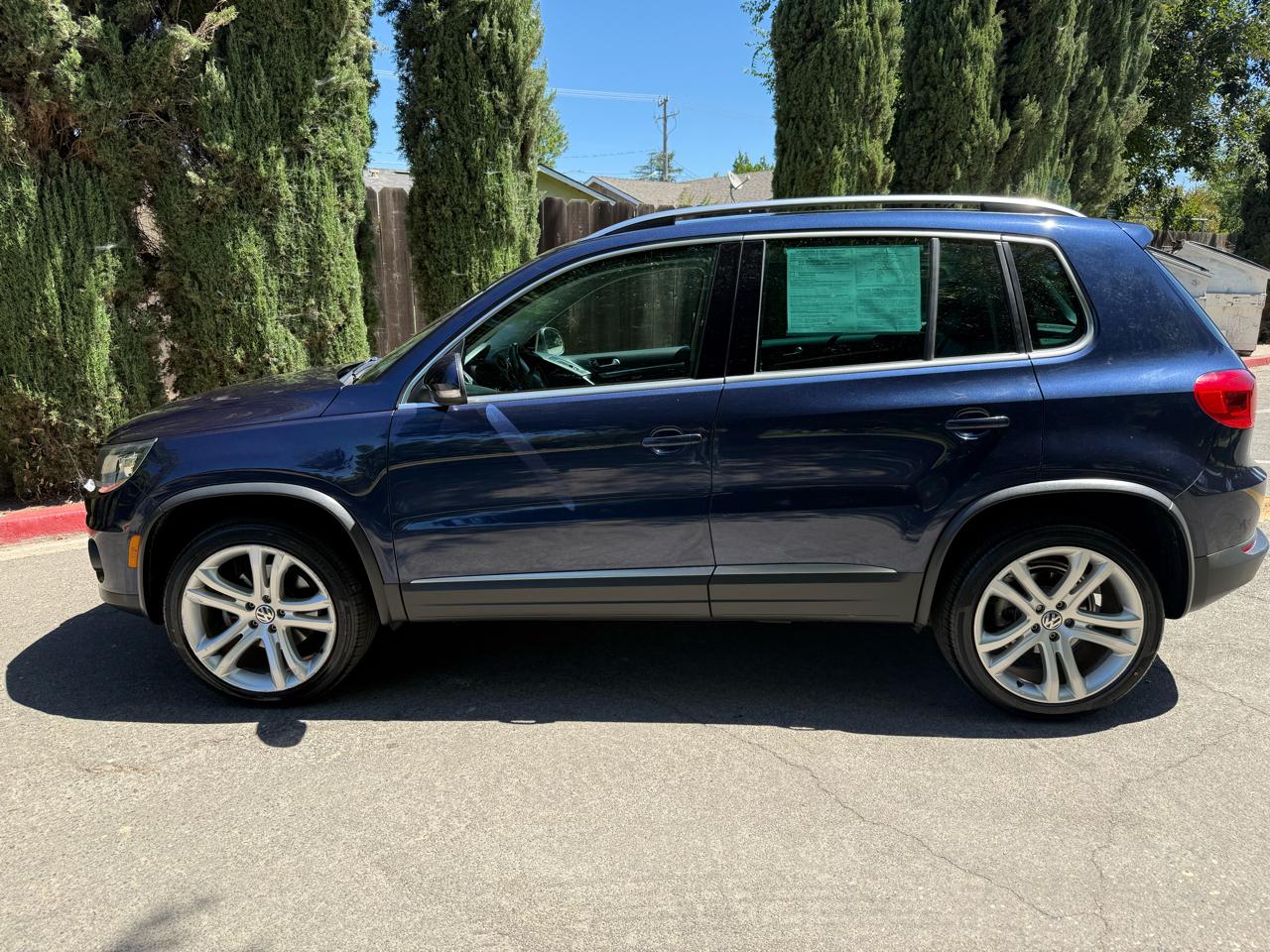 Volkswagen Tiguan S 2012