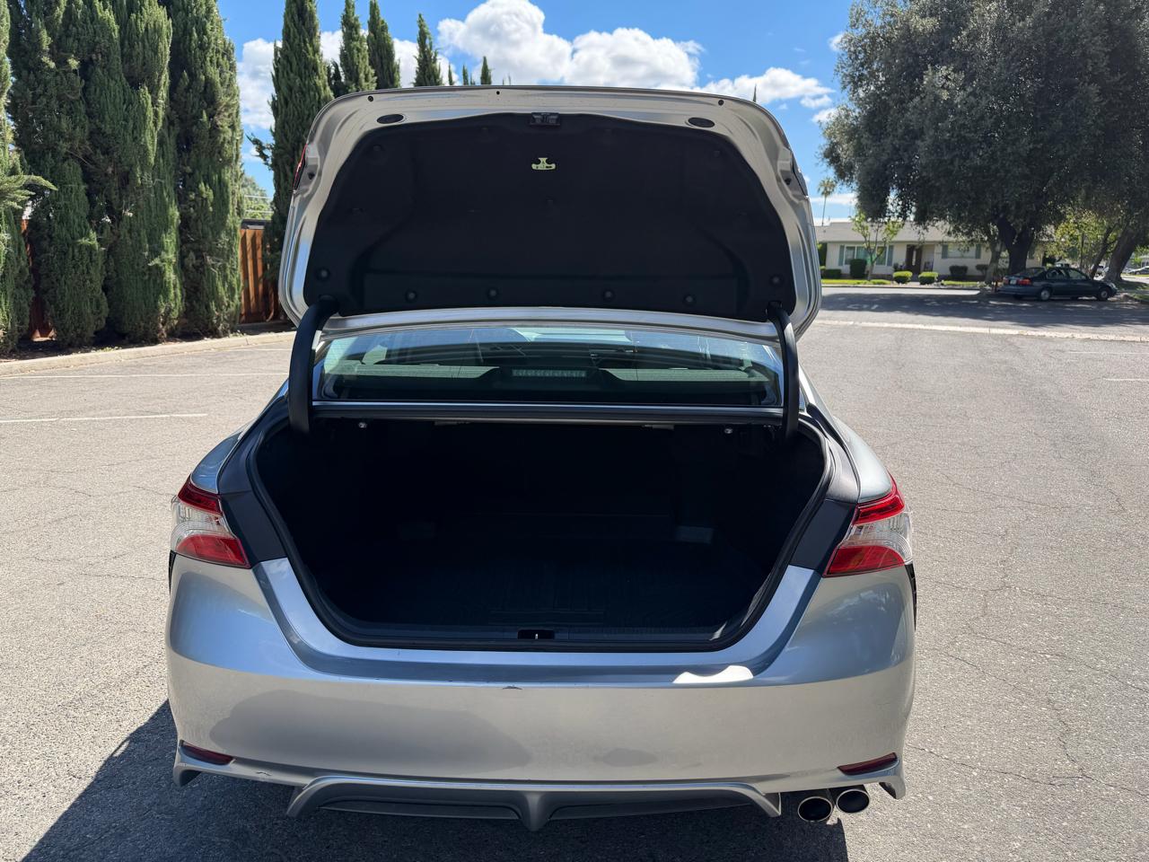 Toyota Camry XLE 2019