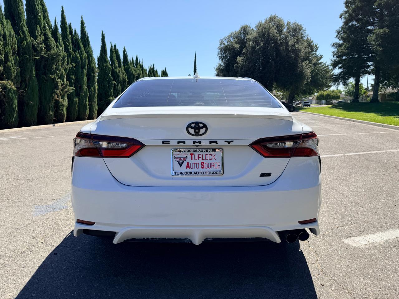 Toyota Camry SE 2022
