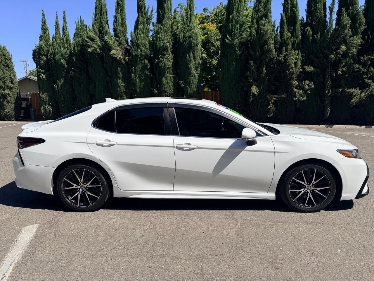 Toyota Camry SE 2022