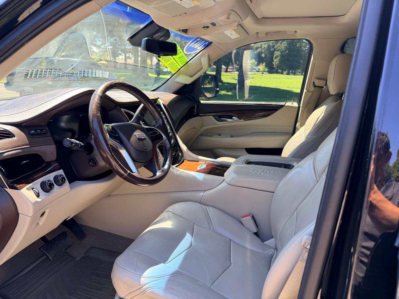 Cadillac Escalade ESV Premium 4WD 2017