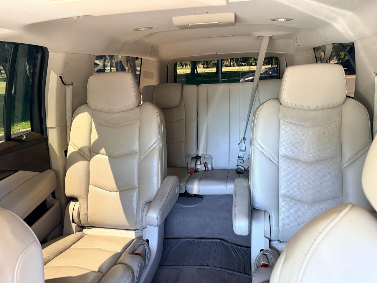 Cadillac Escalade ESV Premium 4WD 2017