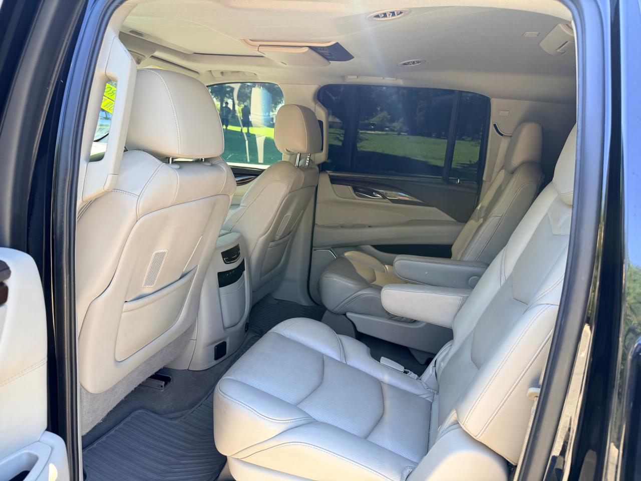 Cadillac Escalade ESV Premium 4WD 2017