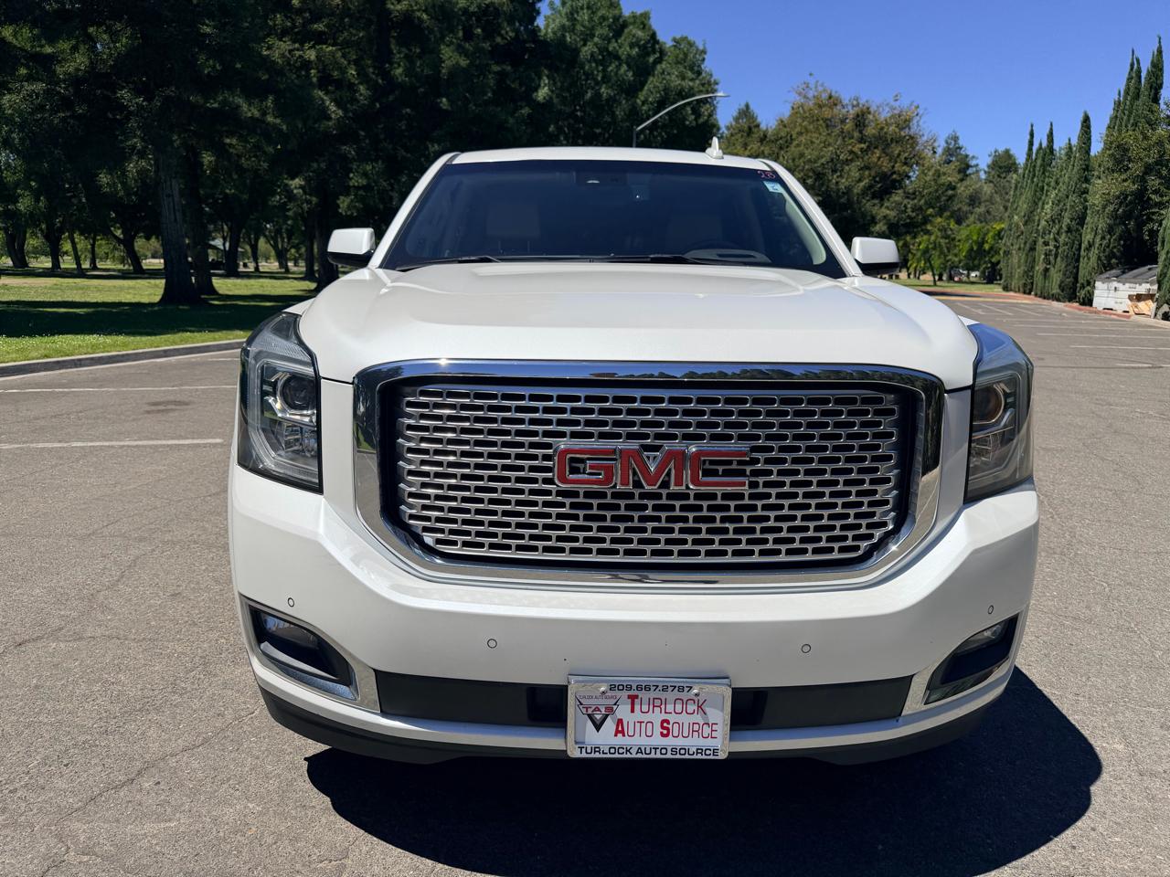 GMC Yukon Denali 4WD 2017