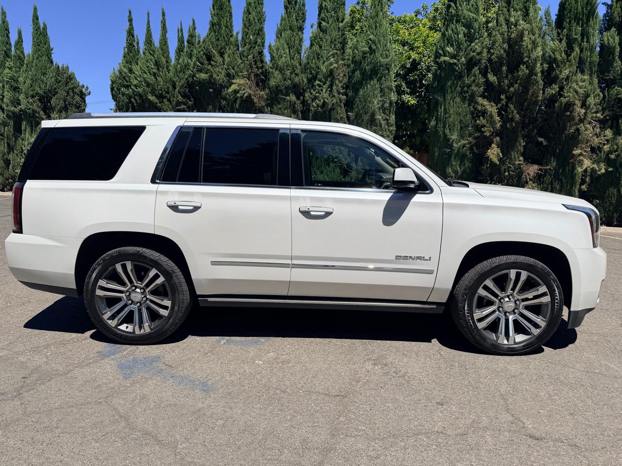 GMC Yukon Denali 4WD 2017