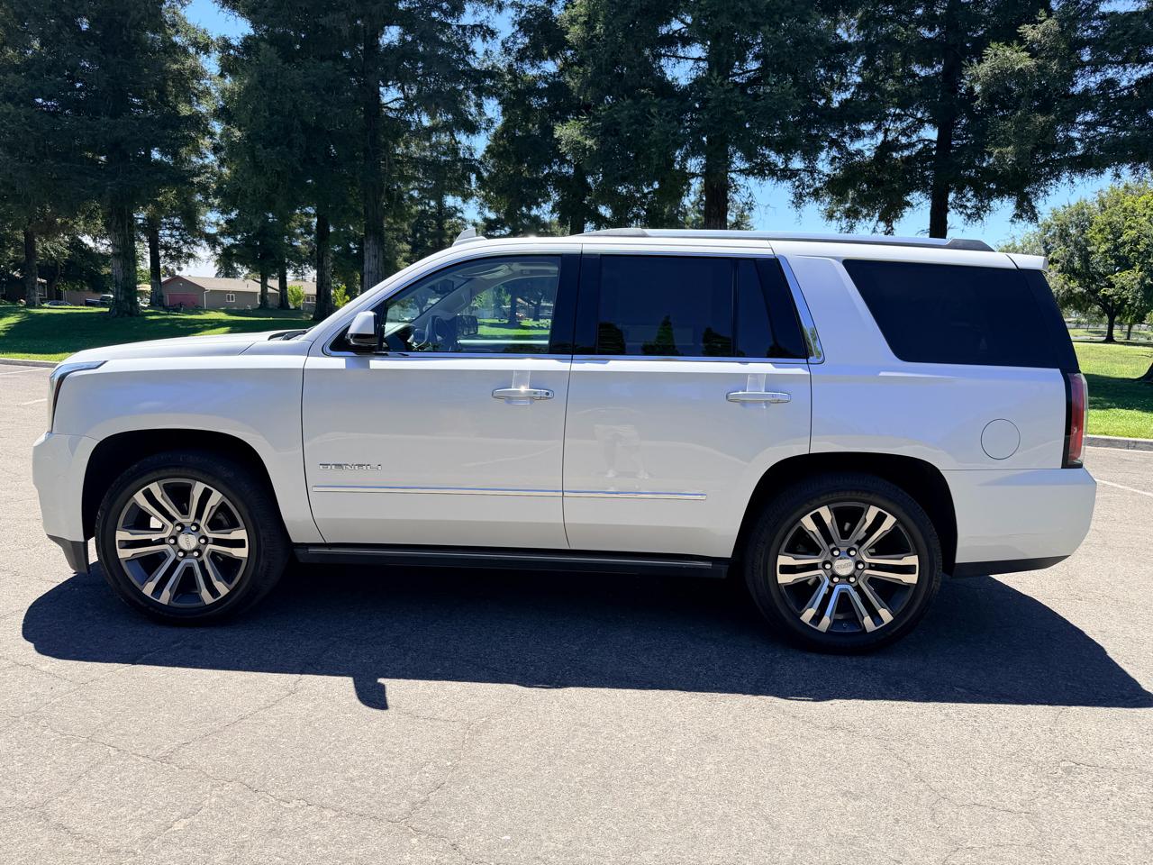 GMC Yukon Denali 4WD 2017