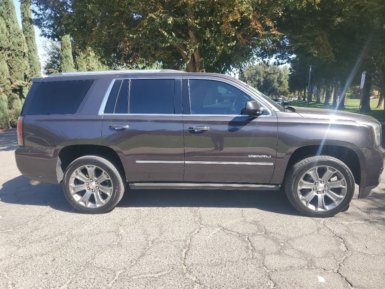 GMC Yukon Denali 4WD 2015