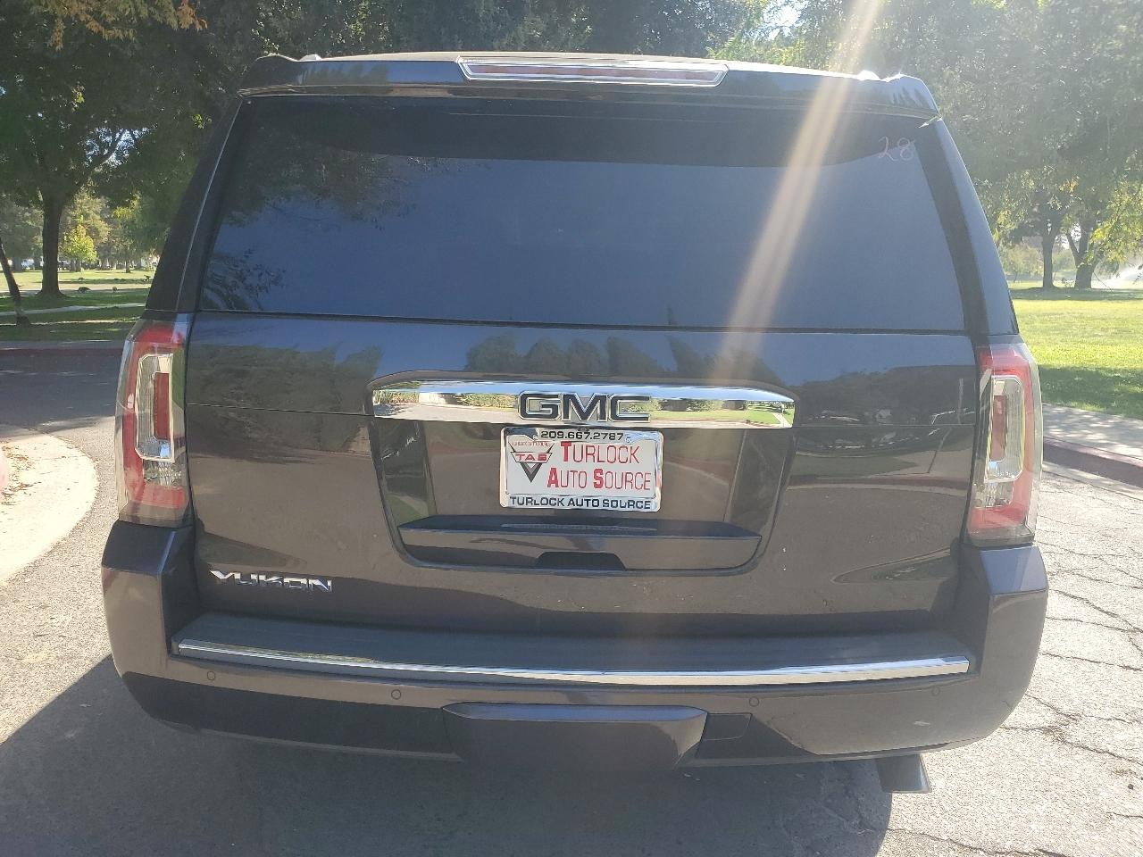 GMC Yukon Denali 4WD 2015