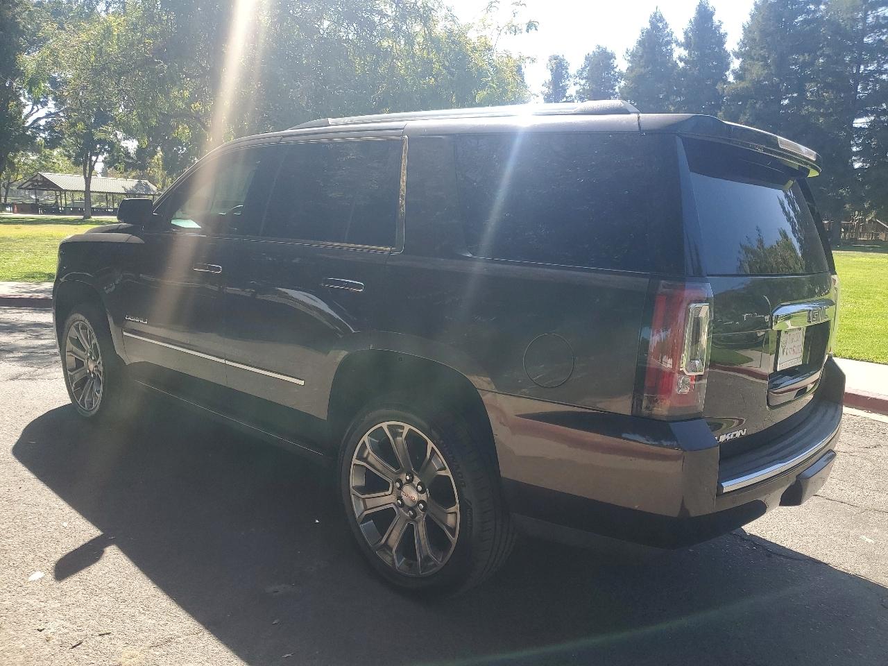 GMC Yukon Denali 4WD 2015