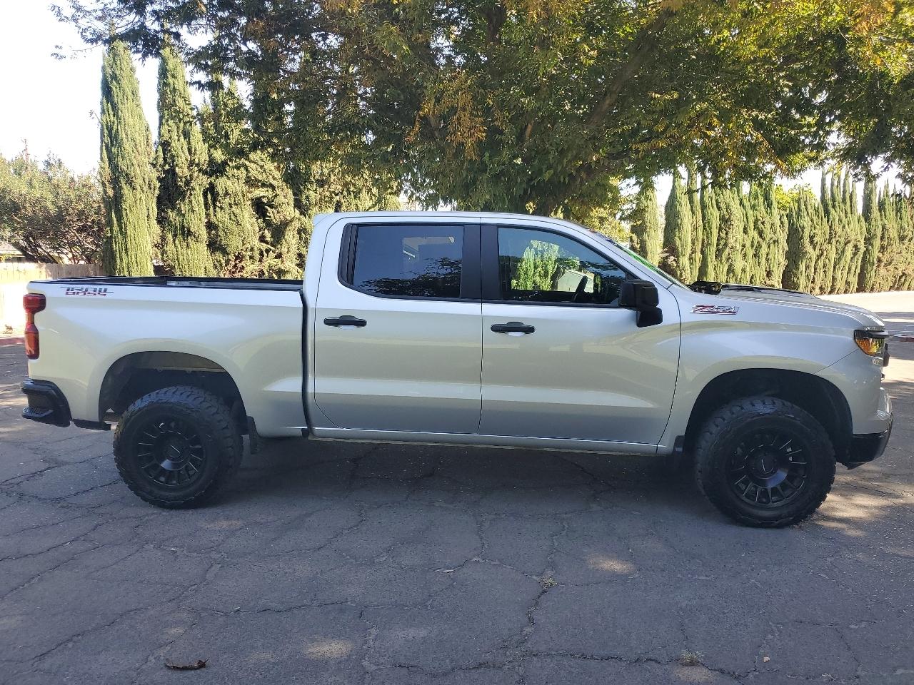 Chevrolet Silverado 1500 Trail Boss Custom Crew Cab 4WD 2022