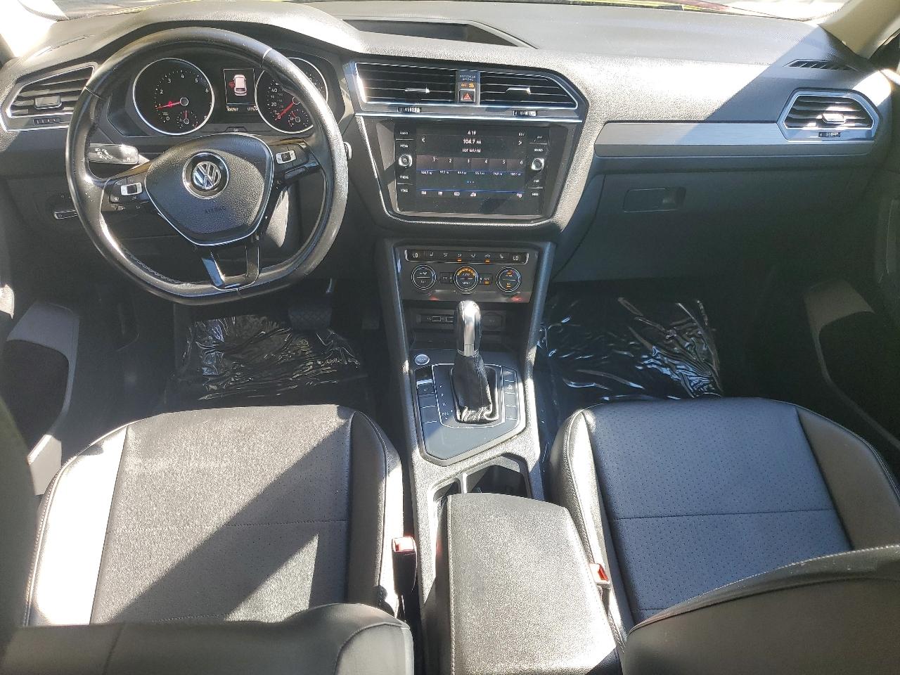 Volkswagen Tiguan SE 2018