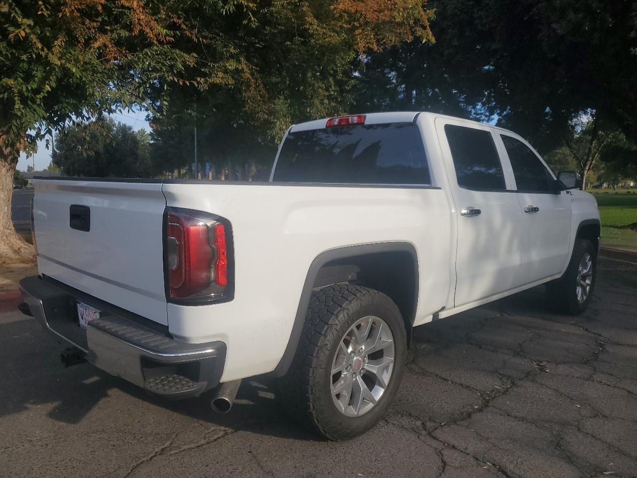 GMC Sierra 1500 4WD Crew Cab 143.5" SLT 2018