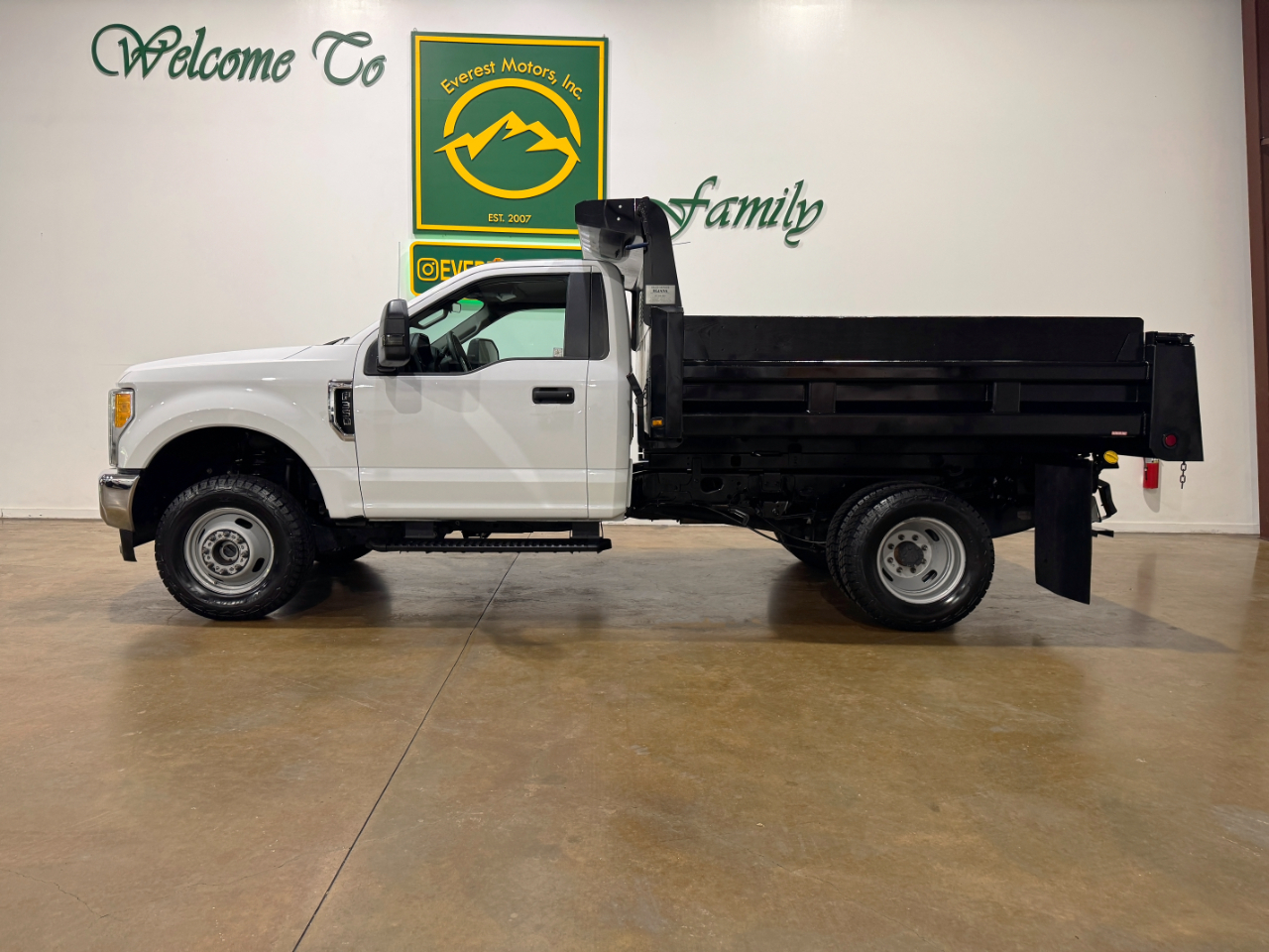 Ford Super Duty F-350 DRW  2017