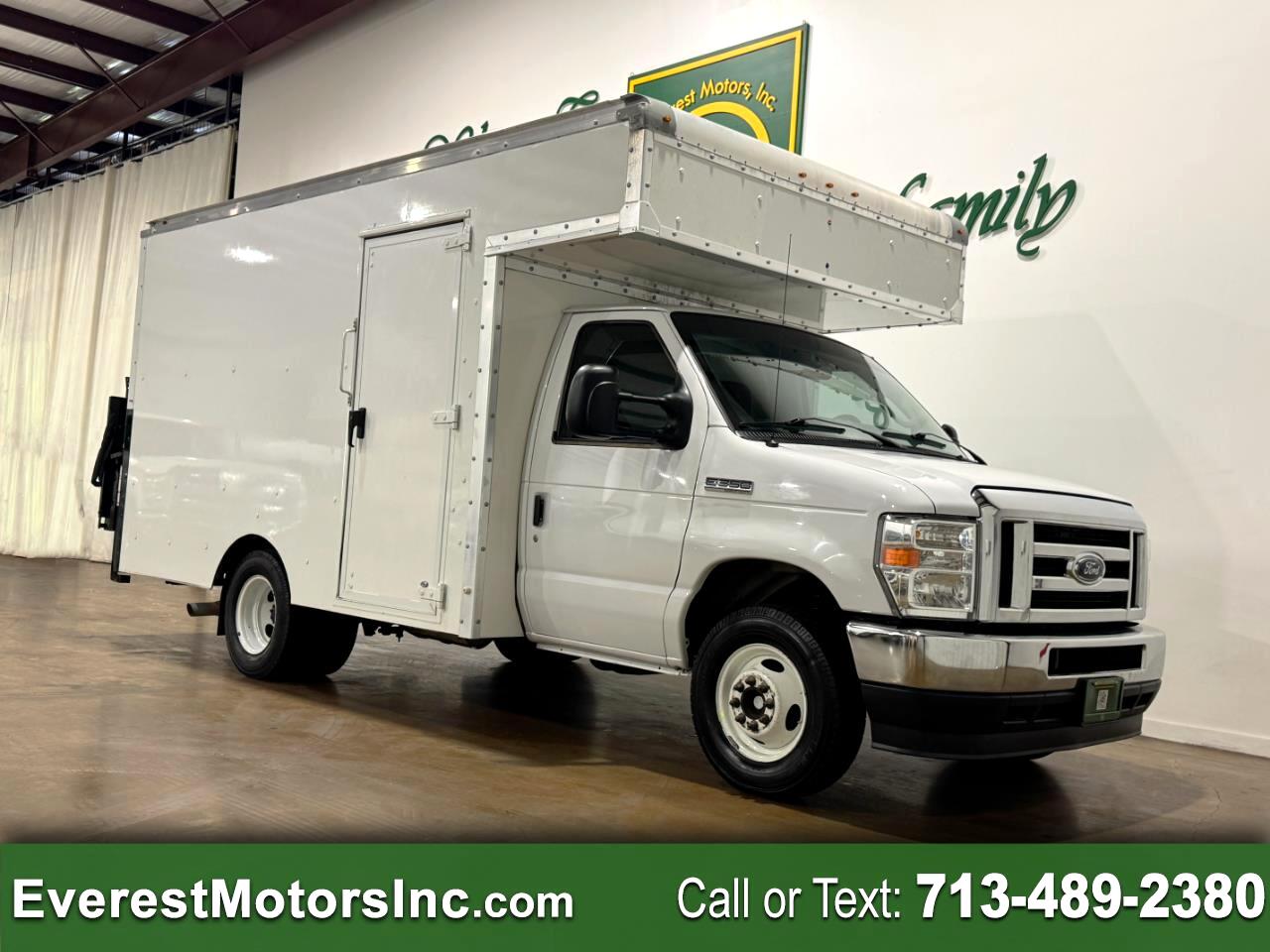 Ford E-350  2022