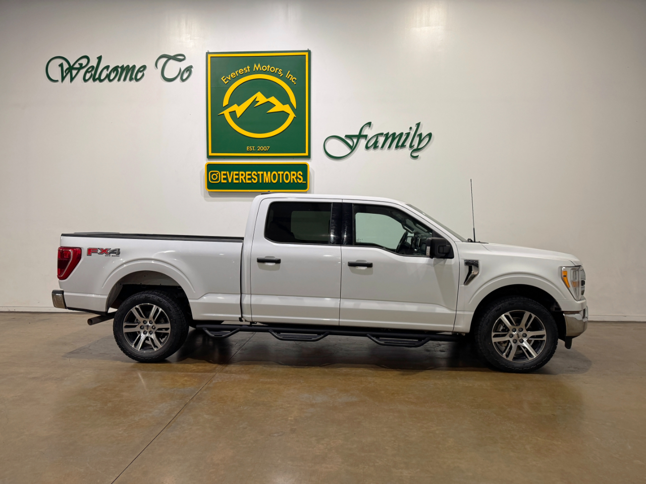 2022 Ford F-150 XLT FX4 photo 2