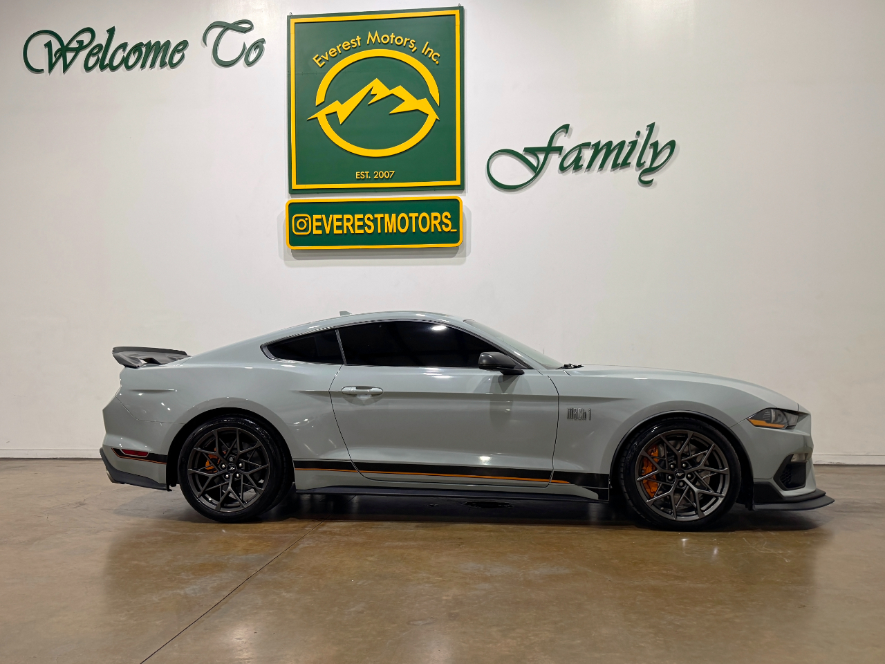 2022 Ford Mustang Mach 1 Premium photo 2