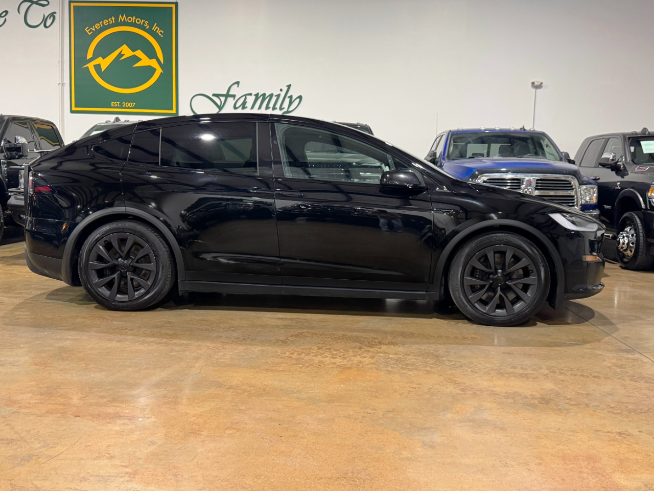 2022 Tesla Model X Long Range photo 2