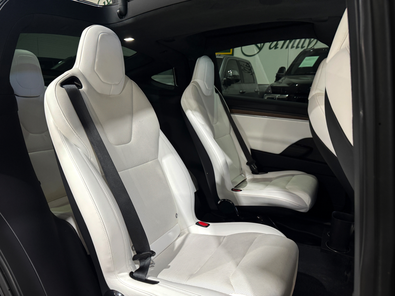 2022 Tesla Model X Long Range photo 4