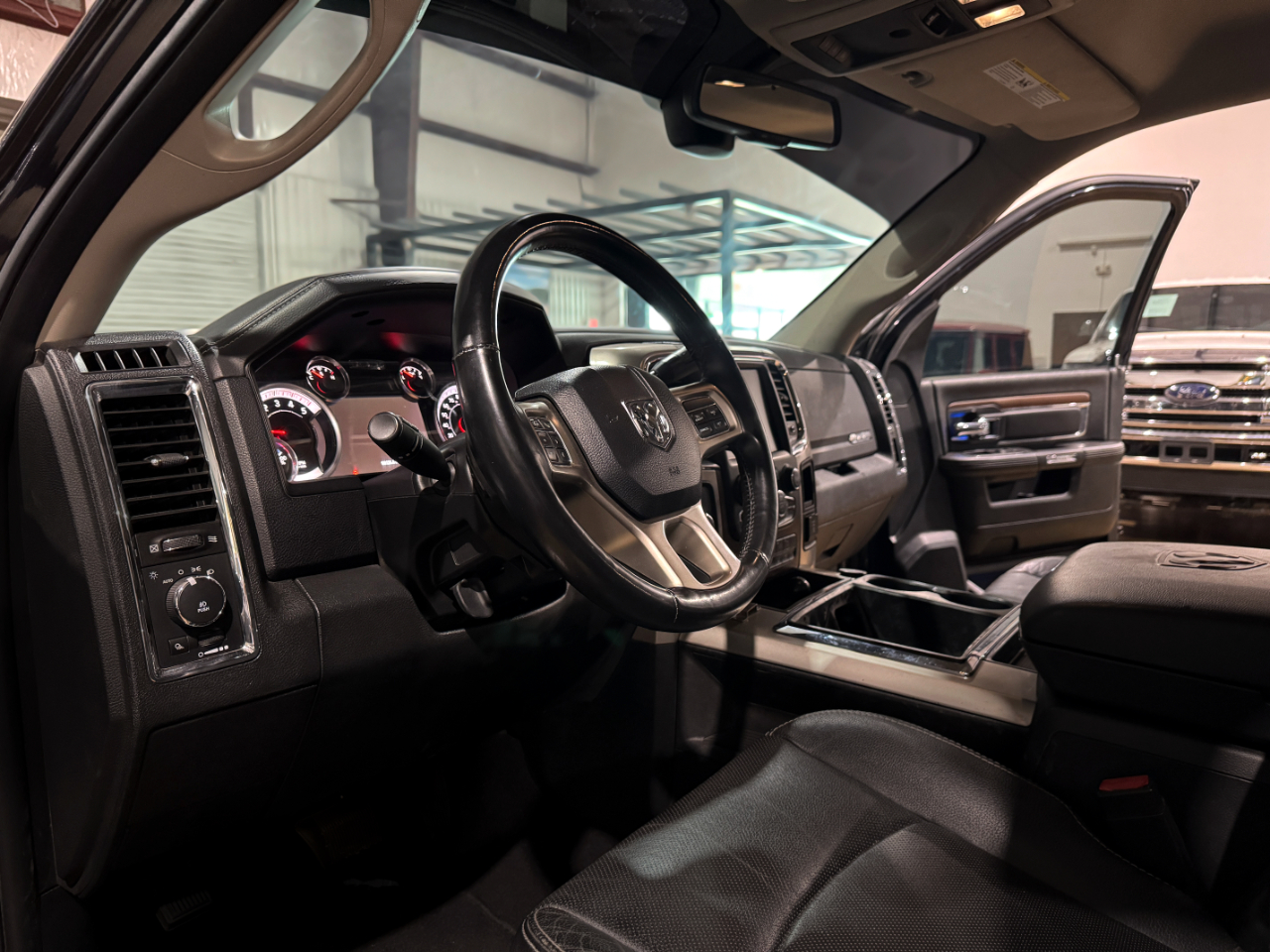 2015 Ram 3500 Laramie photo 3