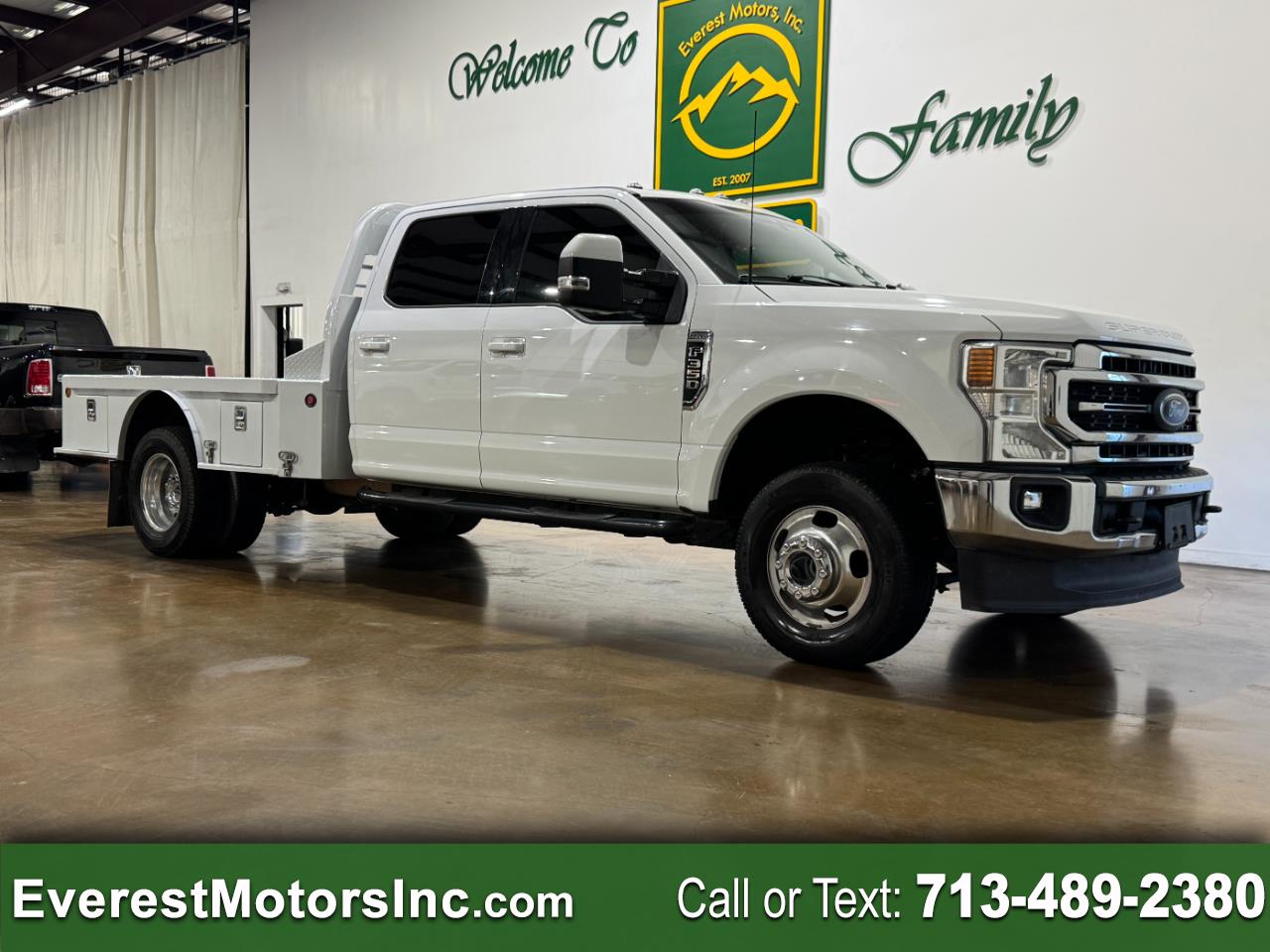 2022 Ford Super Duty F-350 DRW LARIAT 4X4 CREWCAB 9FT SKIRTBED 7.3L V8 GAS 1OWNER