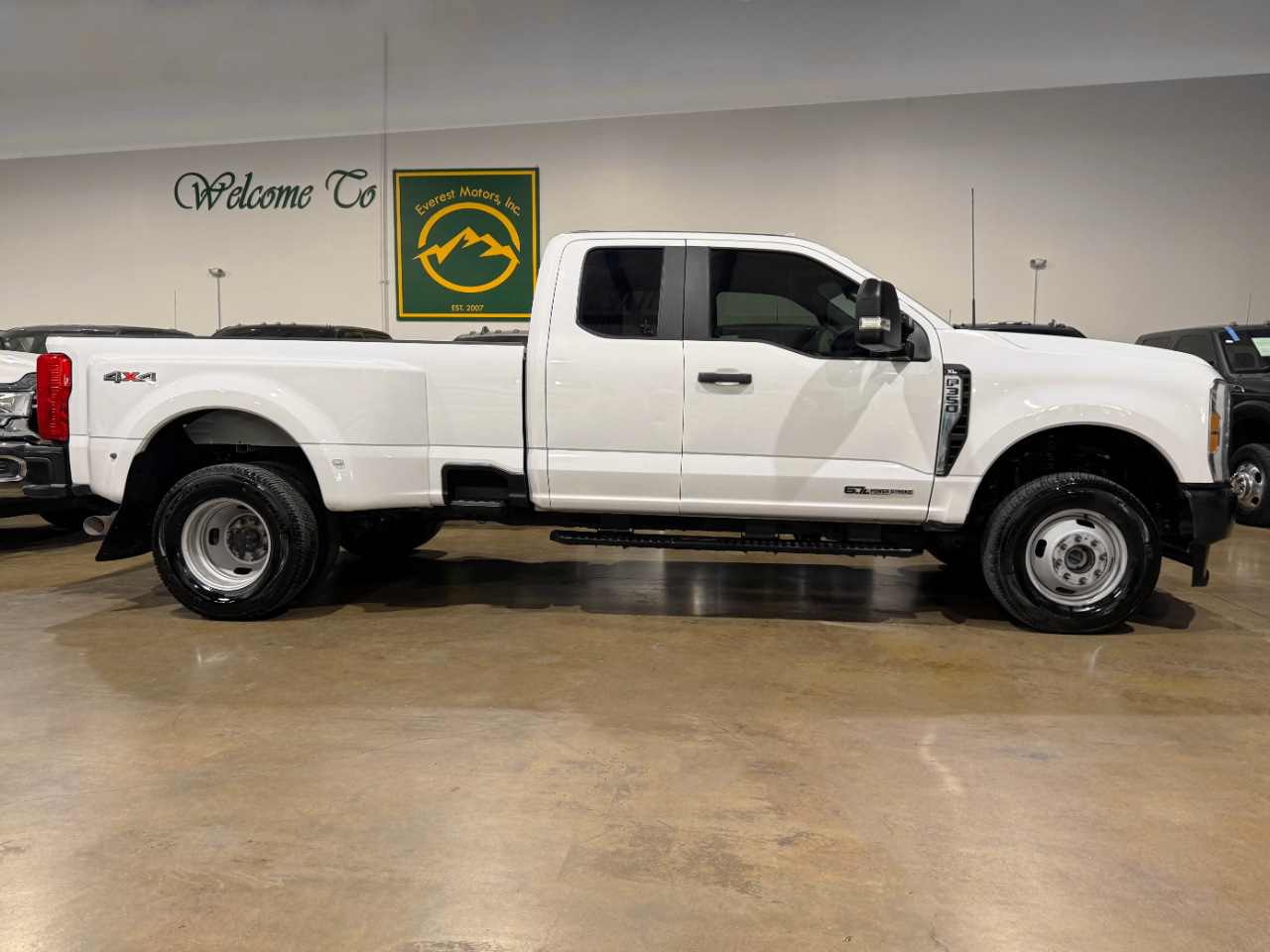 2023 Ford F-350 XL photo 2