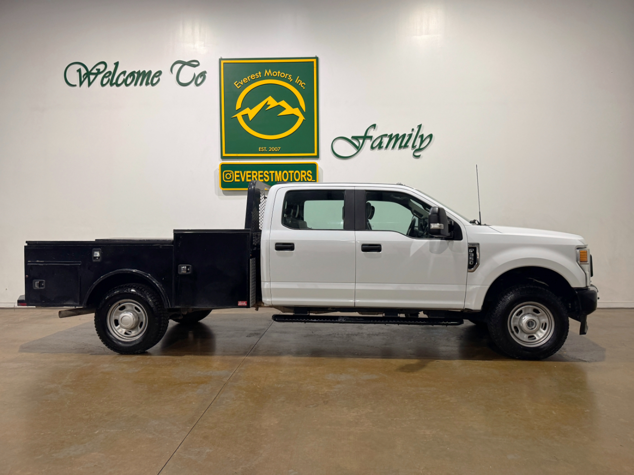 2022 Ford F-350 XL photo 2