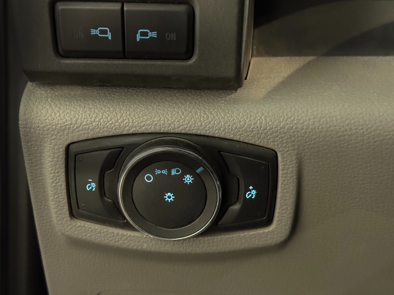 2022 Ford F-350 XL photo 4