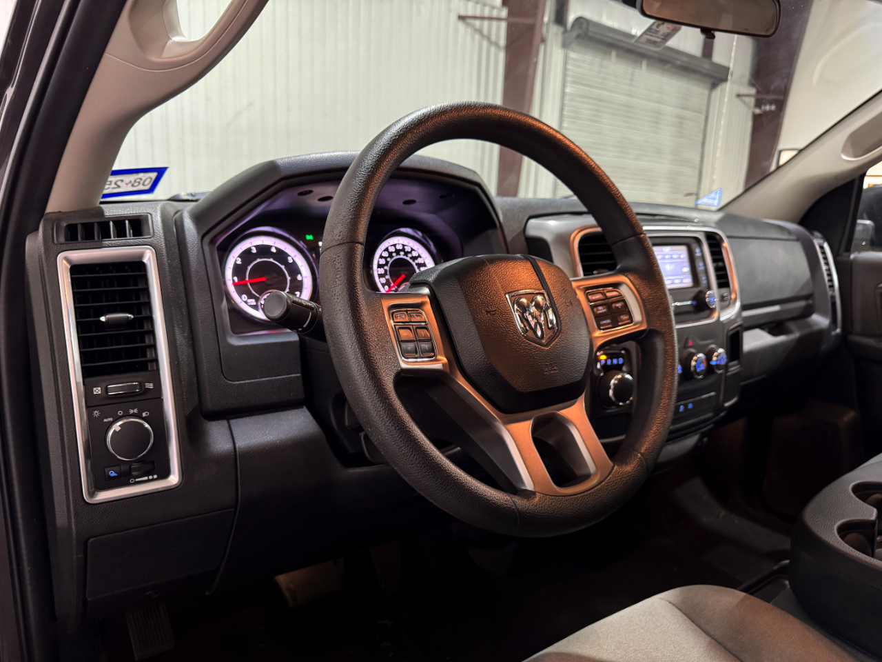 2022 Ram 1500 Classic SLT photo 4