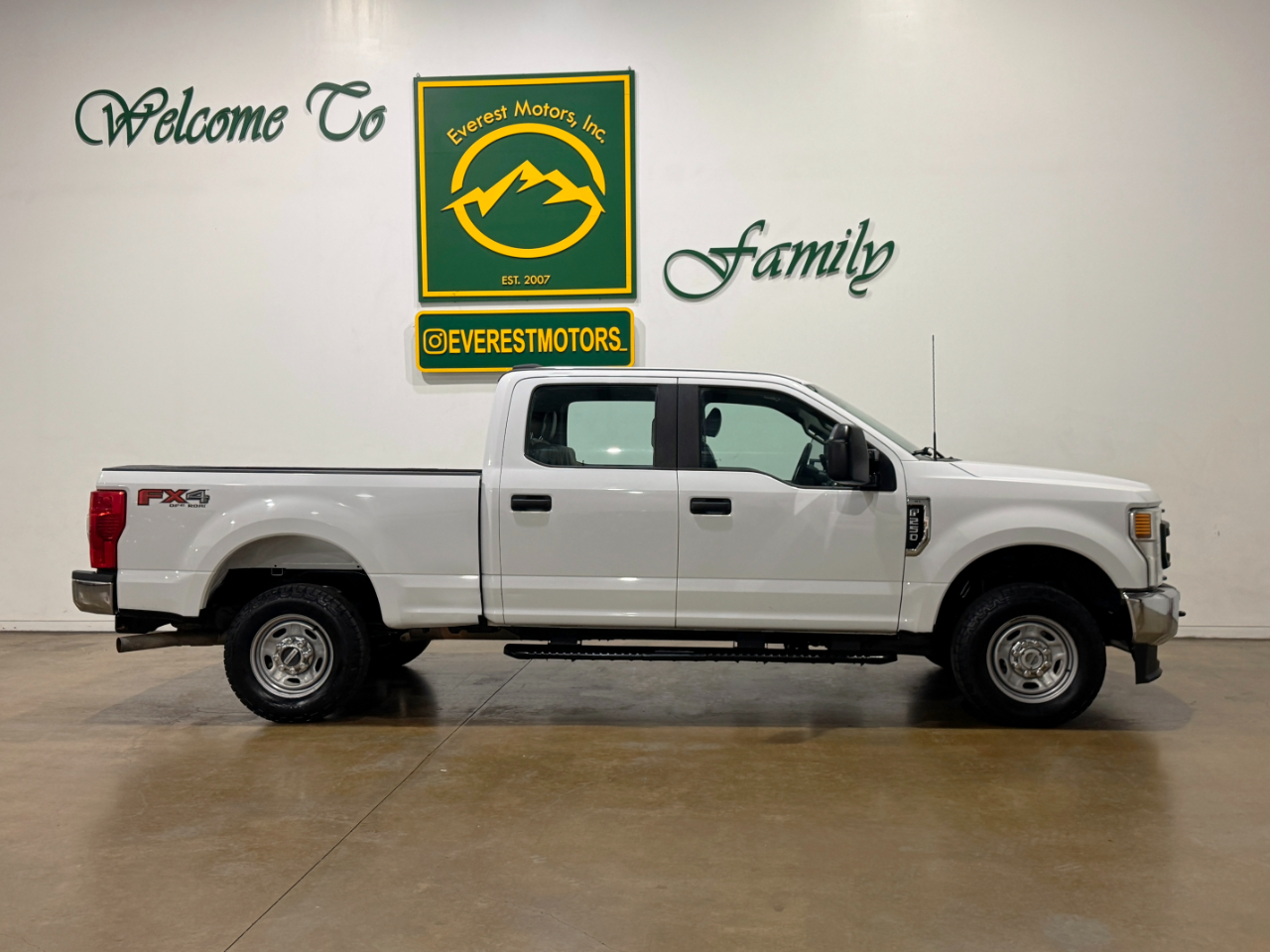 2021 Ford F-250 XL FX4 photo 2